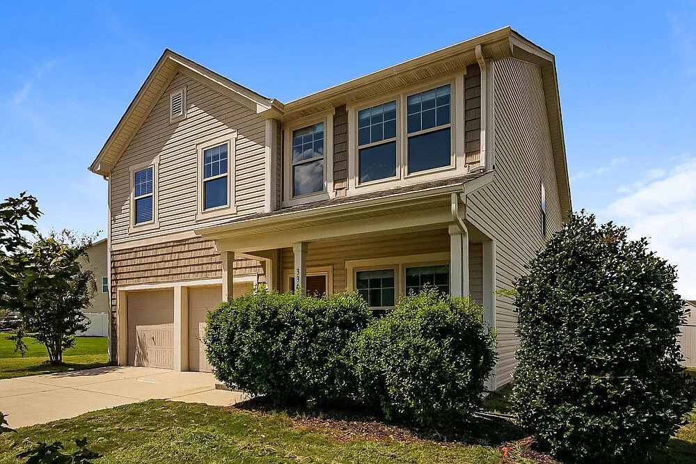 4 bed, 2.5 bath, 2480 sqft, $2,485 — Photo 4