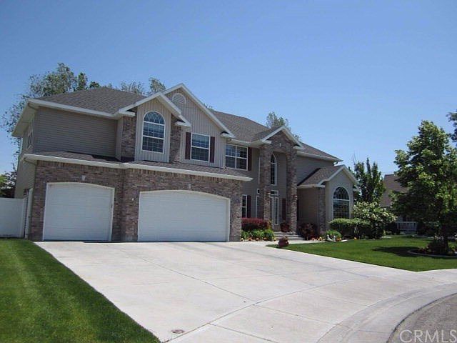 Stunning home in Culdesac, over 4,500 sf, one of South Easts Idaho's most Pristine Neighborhoods.