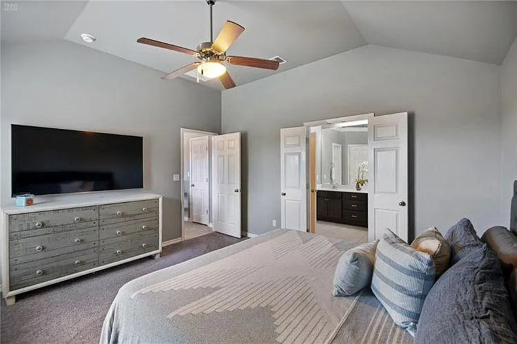 7410 Russ Ln — Photo 25