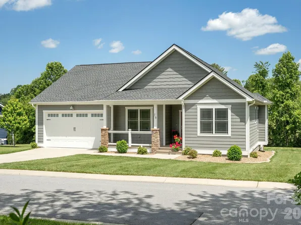 36 Windy Acres Knoll Dr, Hendersonville, NC 28792