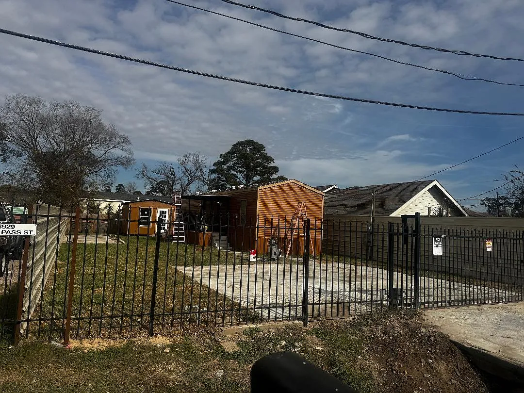 3 bed, 2.0 bath, 793 sqft, $1,600 — Photo 2