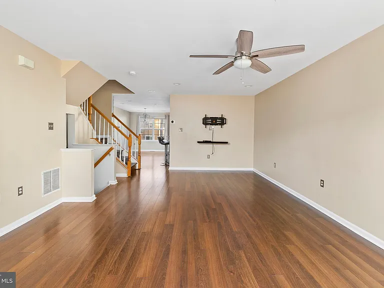 3343 Cape May Ct — Photo 5