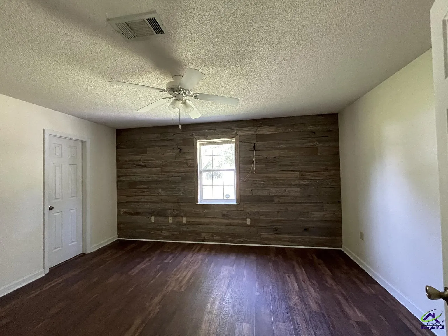 3 bed, 2.0 bath, 1512 sqft, $1,850 — Photo 4