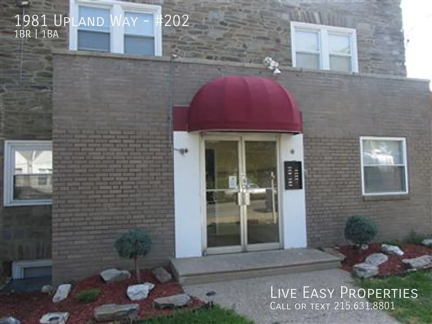 Large, Clean 1 Bedroom Apartment In Great Location! — Photo 1
