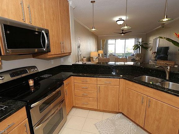 5th image of 7058 Barrington Cir APT 102