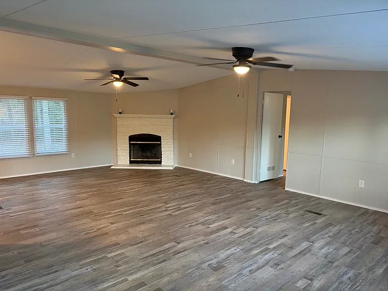 1430 Highway 97 — Photo 31