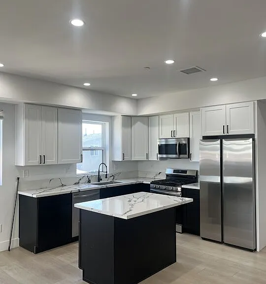 212 E 29th St #214-1/2 — Photo 1