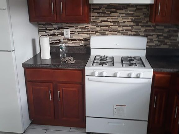 3rd image of 83 Linden St #2
