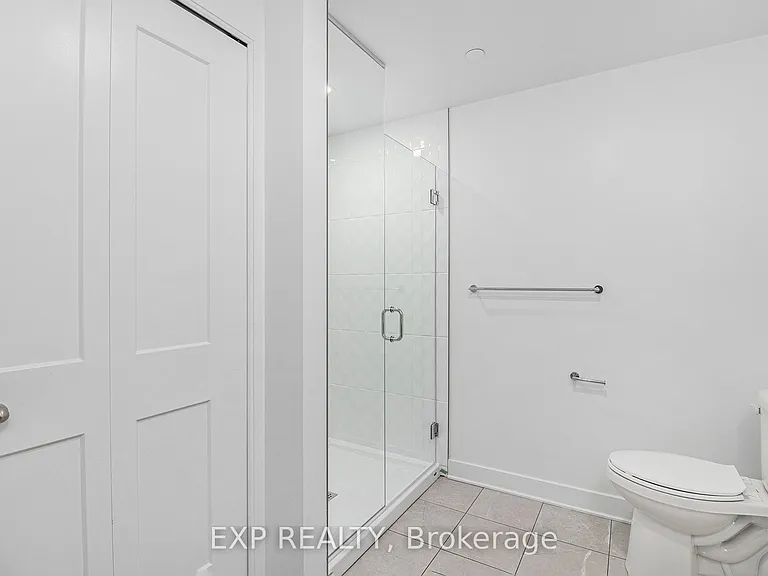 180 George St #1301 — Photo 21