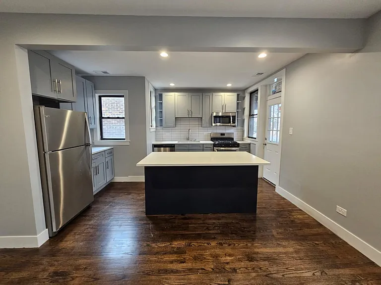 2642 W Pratt Ave #1 — Photo 6