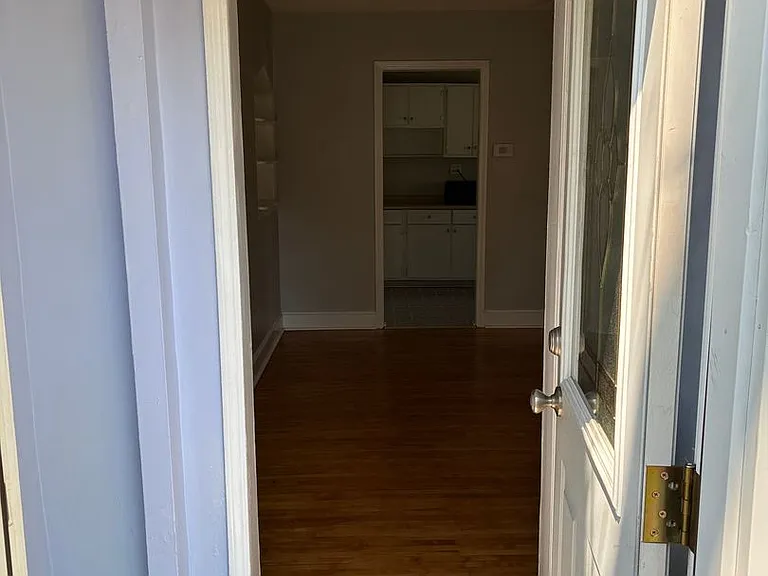 504 Henry St — Photo 8