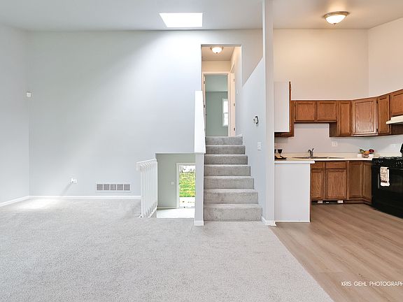 2nd image of 972 Pleasant St