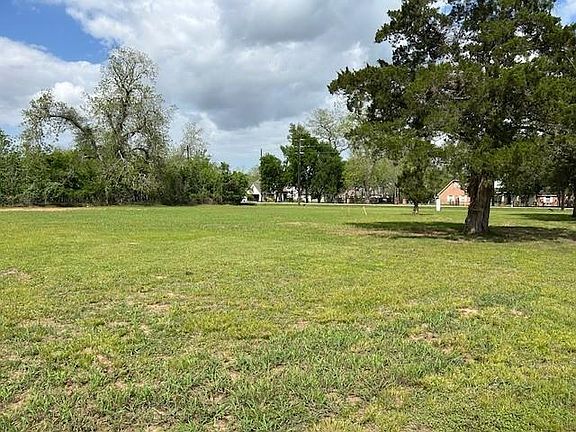 4th image of 3019 Bowser Rd