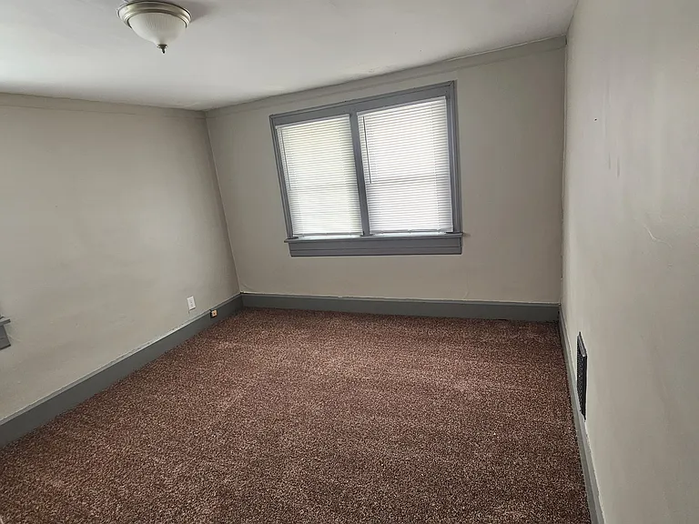 1124 Home Ave — Photo 6