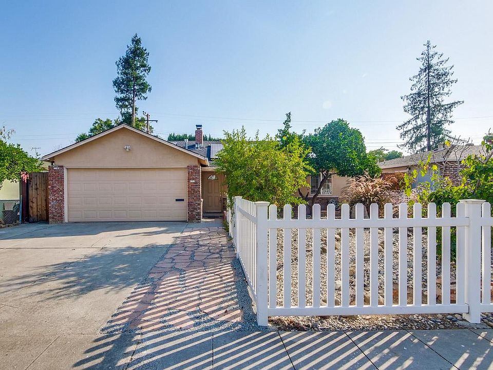 1st image of 2872 Manda Dr