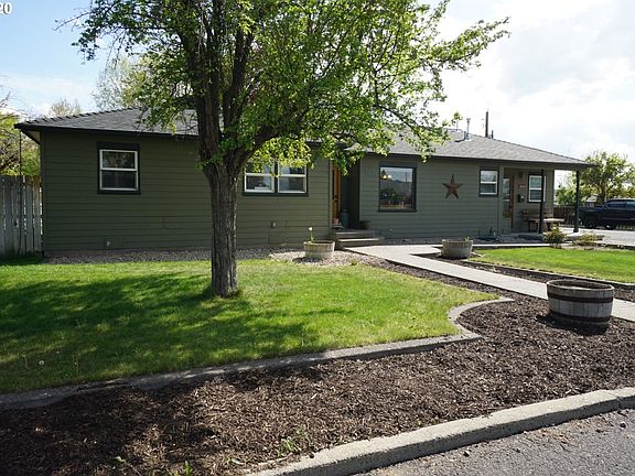 3rd image of 1174 NE Ochoco Ave