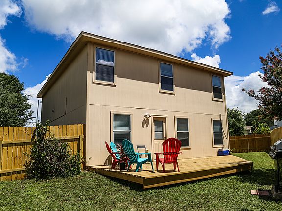 3rd image of 8807 Dittmar Oaks Dr