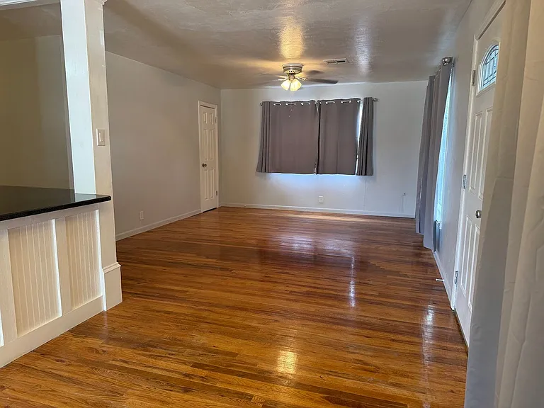 1514 Utah Ave — Photo 6