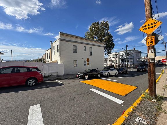 4th image of 1701 73rd St