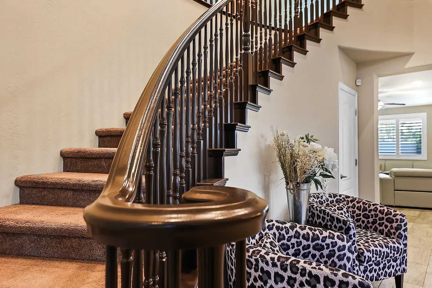 6 bed, 4.5 bath, 4970 sqft, $7,000 — Photo 4