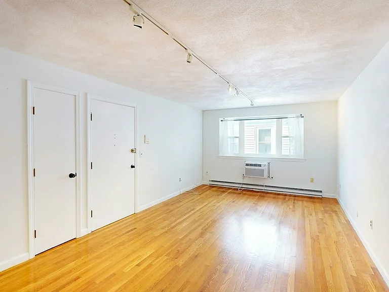 104 Trowbridge St #4 — Photo 4