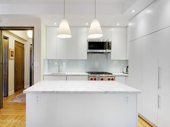 4th image of 405 W 23rd St APT 7H