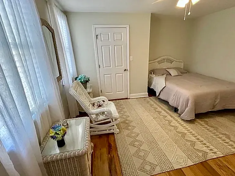 50 South St — Photo 11