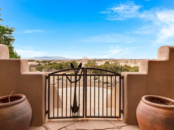 25 Calle Cal, Santa Fe, NM 87508