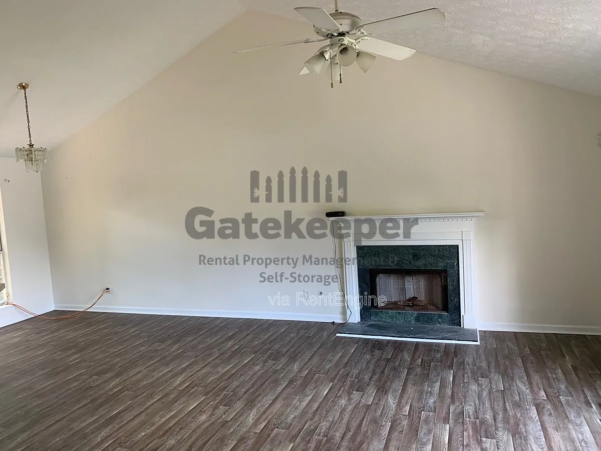 Building Photo - 688 River Mist Dr