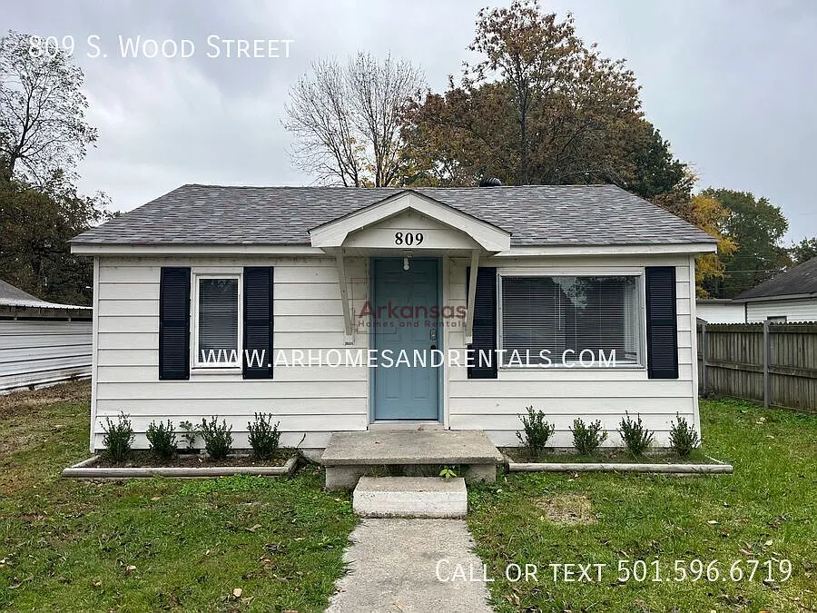 809 S. Wood Street | 4 Bedrooms | 1 Bathroom 1/2 Off First Month's Rent — Photo 1