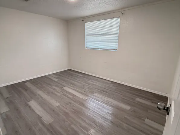 301 SW 3rd Ter #301, Mulberry, FL 33860