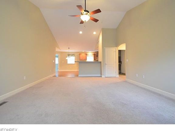 5th image of 170 Sandy Ct Unit 8