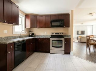 596 Beacon St #2, Lowell, MA 01850