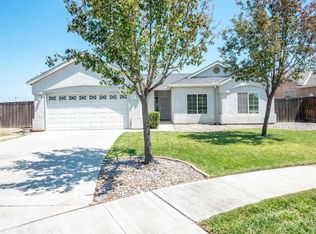 1666 Orange Cir, Lemoore, CA 93245