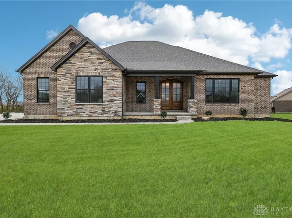 2777 Logan Ln, Hamilton, OH 45013