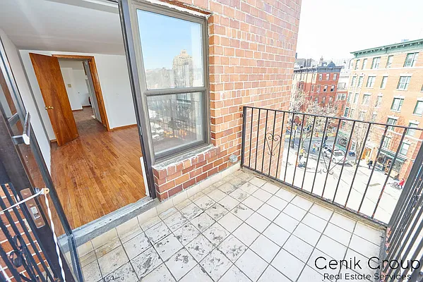 Rented by Genik Group Corp | media 21