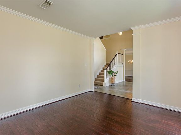 4th image of 3014 Brookview Dr