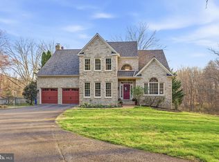 7726 Ox Rd, Fairfax Station, VA 22039