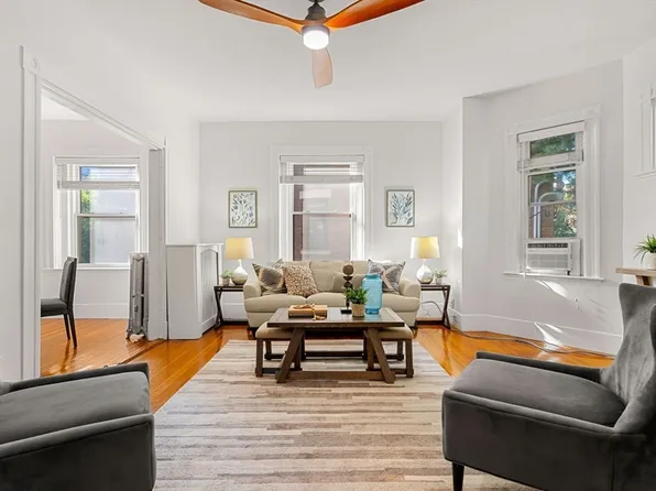 17 Park Vale APT 3, Brookline, MA 02446