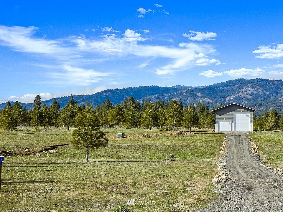 1st image of 381 Overland Dr
