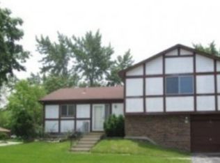 3 Wedgewood Rd, Matteson, IL 60443