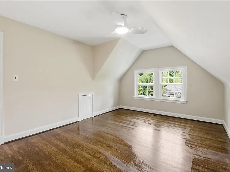 7825 Oldchester Rd — Photo 53