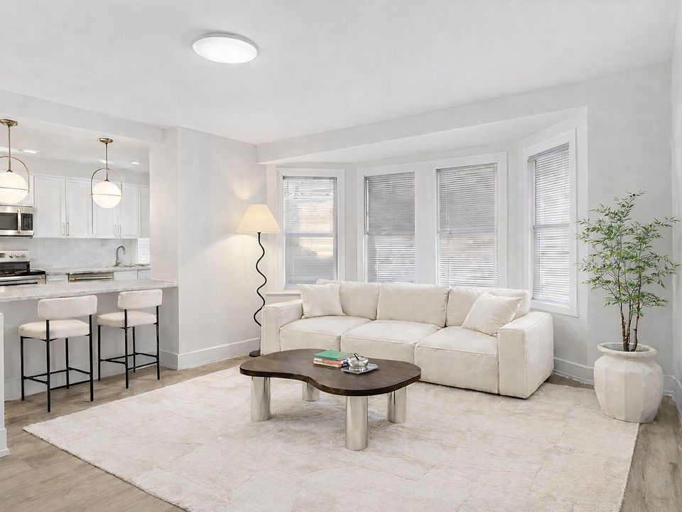 1st image of 1514 Green St APT 1R