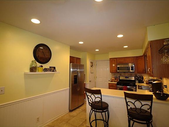 4th image of 811 Stonebrook Blvd
