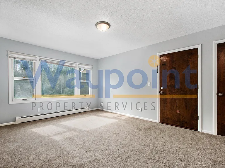 1407 W Ellis Ave #6 — Photo 3