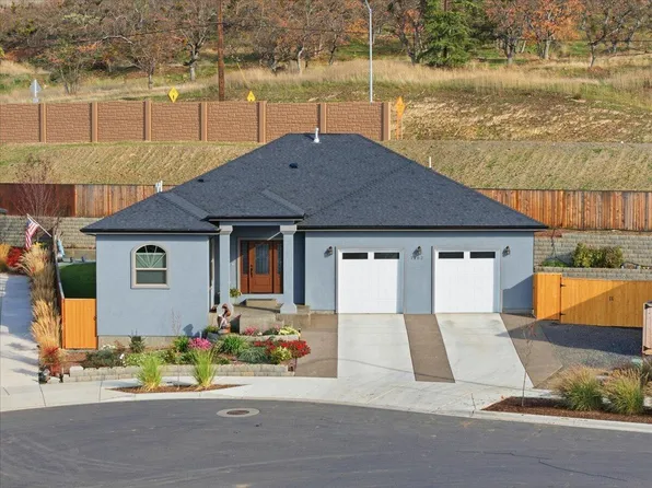 2802 High Cedars Ln, Medford, OR 97504