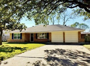 6023 Clarewood Dr, Houston, TX 77081