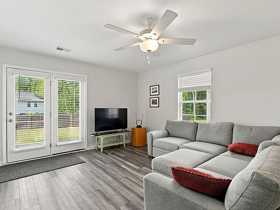5th image of 2032 Mapleton Dr