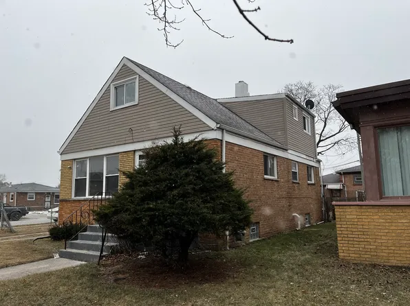 13958 Betty Ln, Blue Island, IL 60406