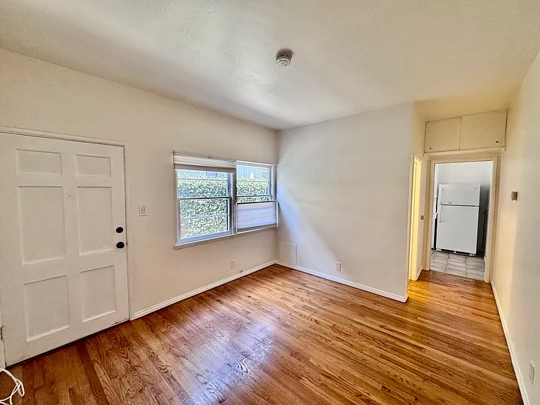 1043 Grant St #C — Photo 3